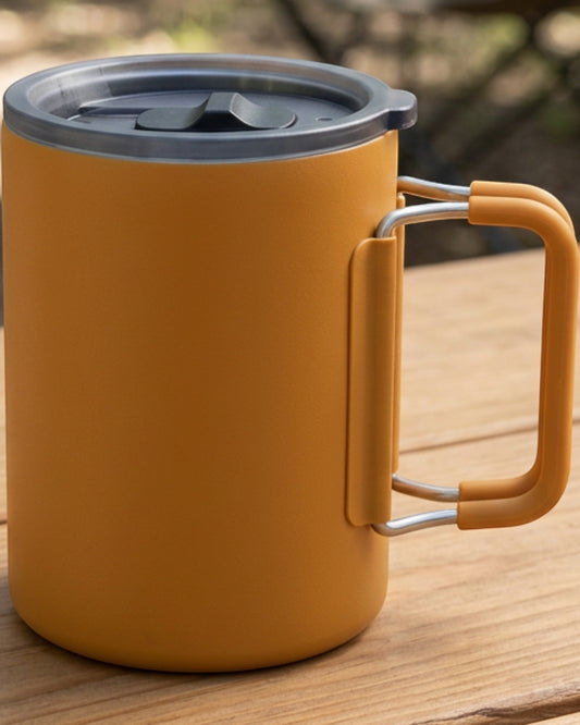 Vizes Insulated Folding-Handle Camp Mug 400 ml Amber - Lifestyle view