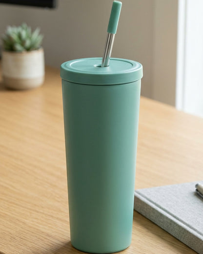 Vizes Slim Insulated Straw Tumbler 600 ml Jade - Lifestyle view